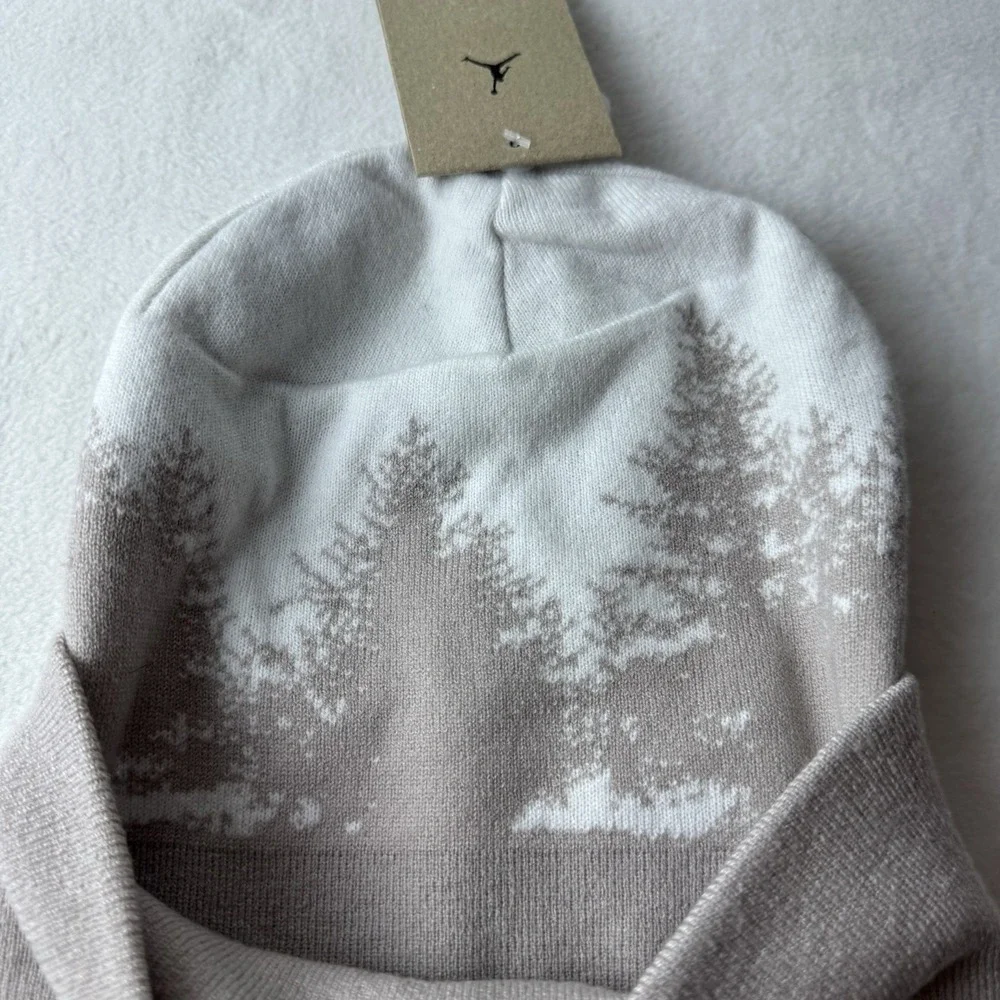 Nike Jordan Peak Beanie Sail/Medium Orewood Brown Trees Cream hv1077-134